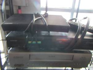 lot 601 image: Toshiba dvd player-- Samsung dvd player-- Emerson dvd and vhs player
