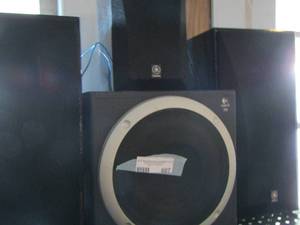 lot 607 image: Yamaha speakers qty 4