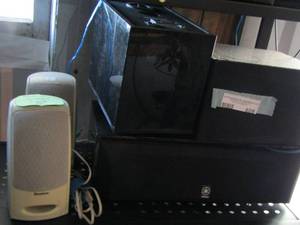 lot 608 image: various speakers, brand of 2 is Toshiba