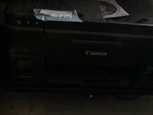 lot 610 image: Canon printer with plug