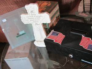 lot 622 image: Cross dcor- lock box ( no key unlocked)