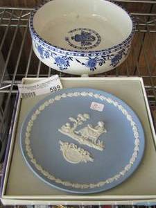 lot 599 image: Baby Blue dcor plate- blue and white decorative bowl