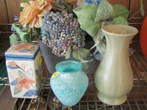 lot 662 image: wax plant and various vases