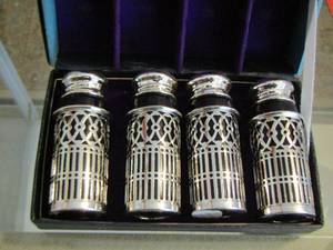 lot 664 image: Godingers silver mini S&P shakers new in pack