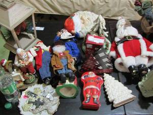 lot 665 image: large lot of Christmas dcor