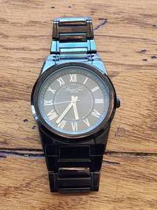 lot 3 image: Very nice Kenneth Cole - New York watch