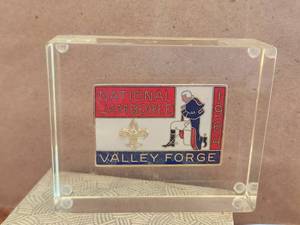lot 22 image: Vintage 1964 National Jamboree - Boy Scout paperweight