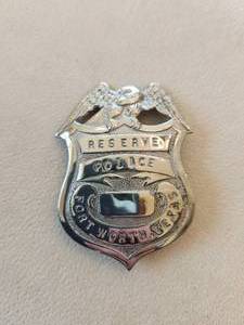lot 12 image: Collectible Reserve Police - Fort Worth - badge