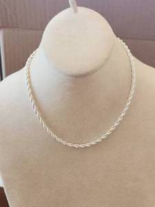 lot 122 image: Very nice silver necklace - not marked