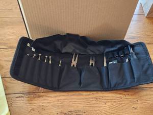 lot 38 image: Travel tool set in case