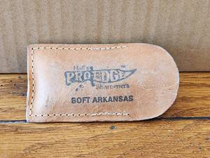 lot 33 image: Sharpening Stone with leather case - Soft Arkansas whetstone