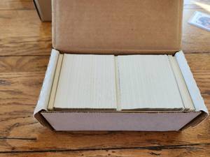 lot 140 image: 1991-92 Upper Deck Hockey card set - high numbers - 501-700