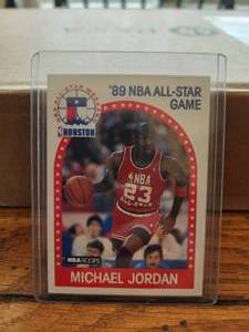lot 127 image: 1989 NBA Hoops Michael Jordan basketball card