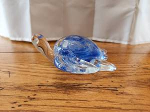 lot 133 image: Glass turtle paperweight