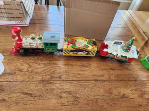 lot 83 image: Toy Christmas train