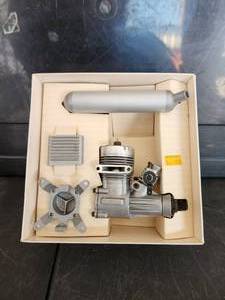 lot 137 image: K & B model airplane engine - Model No. 5600 - 020 RC Sportster - N.O.S