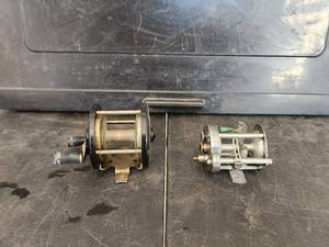lot 157 image: Selection of 2 vintage bait casting reels