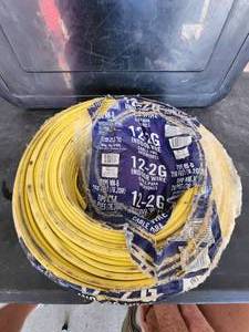 lot 162 image: Roll of 12-2G indoor electric wire - 250 feet