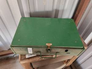 lot 218 image: Coleman 425E portable gas stove