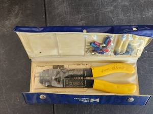 lot 197 image: Electrical wiring kit