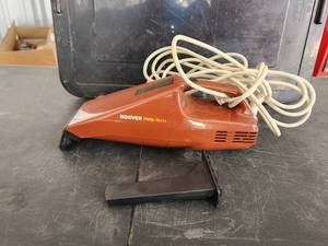 lot 205 image: Hoover Help-Mate portable vacuum cleaner