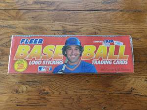 lot 281 image: 1989 Fleer baseball set - sealed set