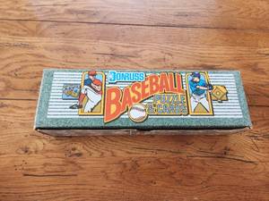 lot 272 image: 1990 Donruss baseball card set - sealed