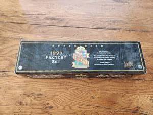 lot 275 image: 1993 Upper Deck baseball factory set