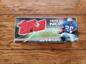 lot 279 image: 1997 Topps football card set