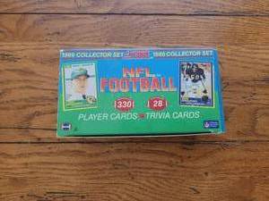 lot 280 image: 1989 Score football collector set