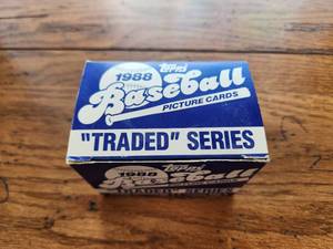 lot 265 image: 1988 Topps baseball traded series set