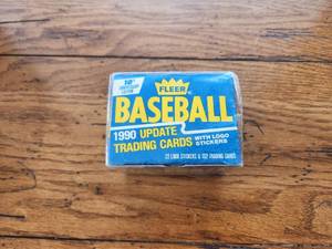 lot 263 image: 1990 Fleer baseball update trading cards - sealed set