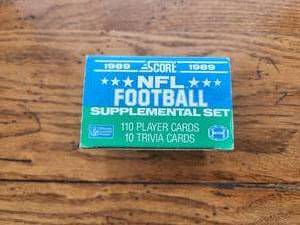 lot 258 image: 1989 Score Football supplemental set - 110 player cards and 10 trivia cards