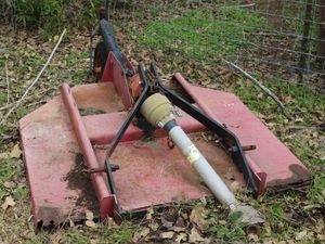 lot 5 image: Brush Hog