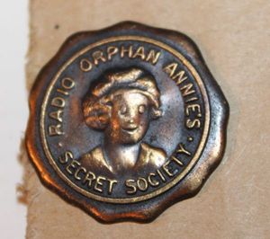 lot 8 image: 1930s Radio Orphan Annies Secret Society Pin