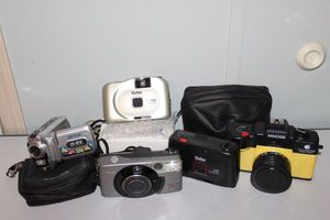 lot 42 image: Cameras and Camcorder