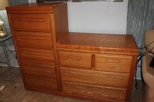lot 71 image: Dresser