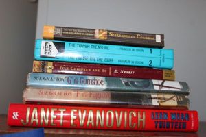 lot 77 image: Books Janet Evanovich Lean Mean Thirteen, Sue Crafton F is for Fugative, G is for Gumshoe, The Hardy Boys The Tower Treasure 1 & 2,  Charlaine Harris, Shakespeares Counsler