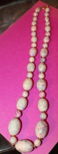 lot 88 image: Vintage Lucite Beaded Necklace