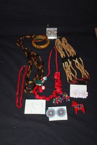 lot 168 image: Beaded Fashion Jewelry