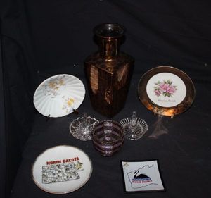 lot 185 image: Home Decor Items