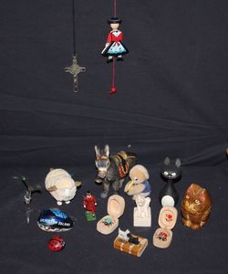 lot 198 image: Travel Treasures