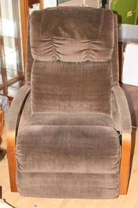 lot 203 image: Womens Rocker Recliner