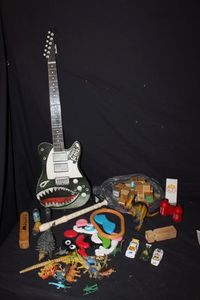 lot 204 image: Variety Of Childrens Toys