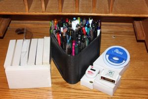 lot 225 image: Pen Holder, Pens, Index cards more