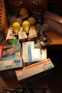 lot 257 image: Variety of Light Bulbs