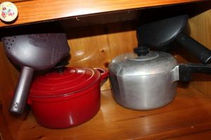 lot 272 image: Red Enamel Painted Cast Iron Small Dutch Oven Pot, Two Microwave Cookers by Pampered Chef