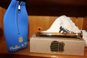 lot 273 image: Union Pacific Items