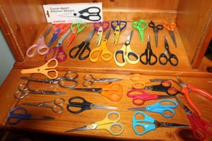 lot 274 image: Generous amount of Scissors, just about for any situation