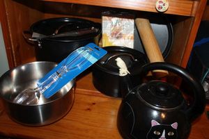 lot 279 image: Kitty Cat Tea Pot, Cookware, Tongs, Mixing Bowl and Rolling Pin